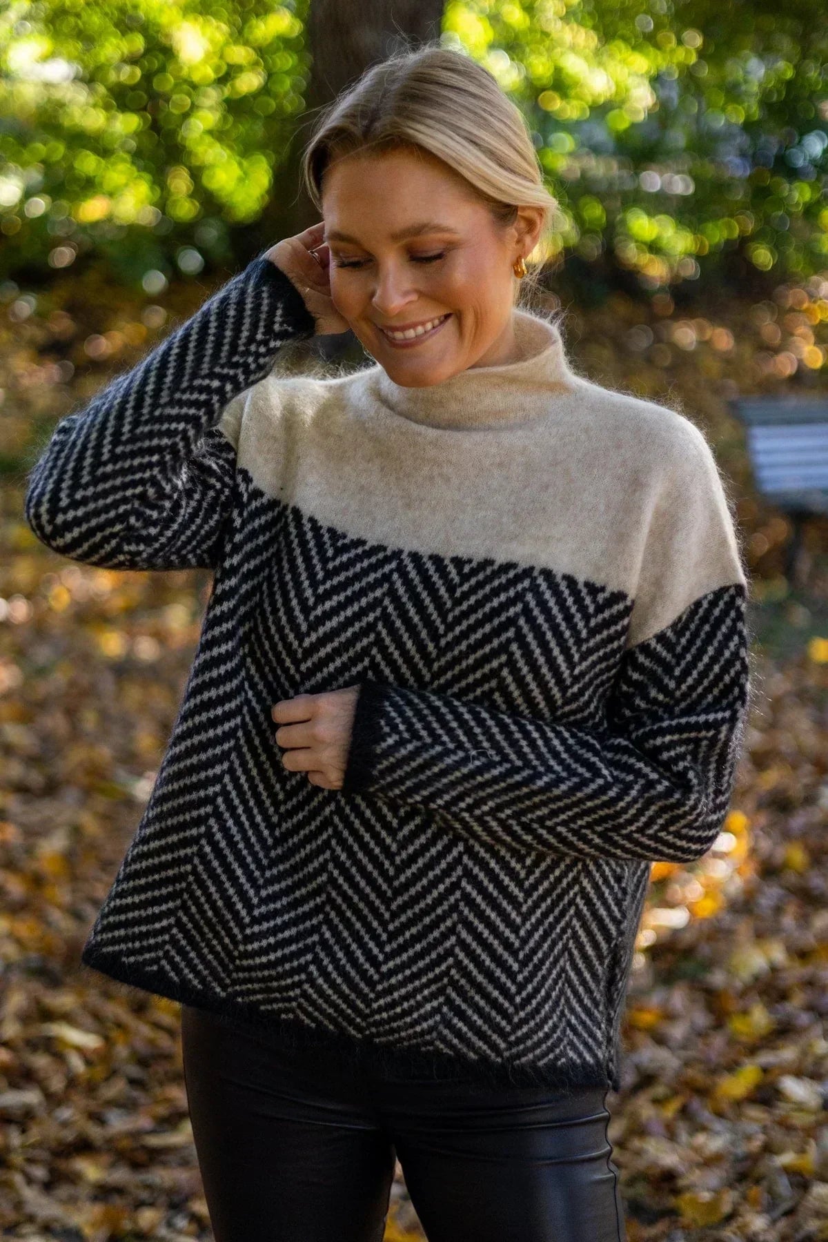 Gia - Luxury Cashmere Turtleneck